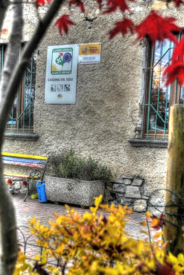הוילה Asso Cascina Del Sole מראה חיצוני תמונה